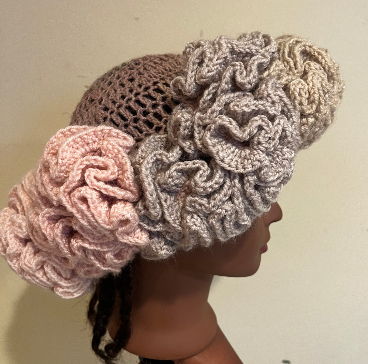 Ruffle Gray ombré Pink hat